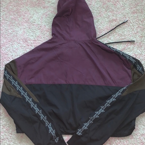 LF Crop Hoodie - Picture 2 of 2